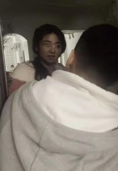 济南男子吃瓜事件视频曝光,视频曝光引发网友热议