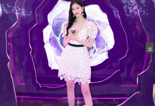 吃瓜视频里的女主角是谁,揭秘吃瓜视频女主角的神秘面纱